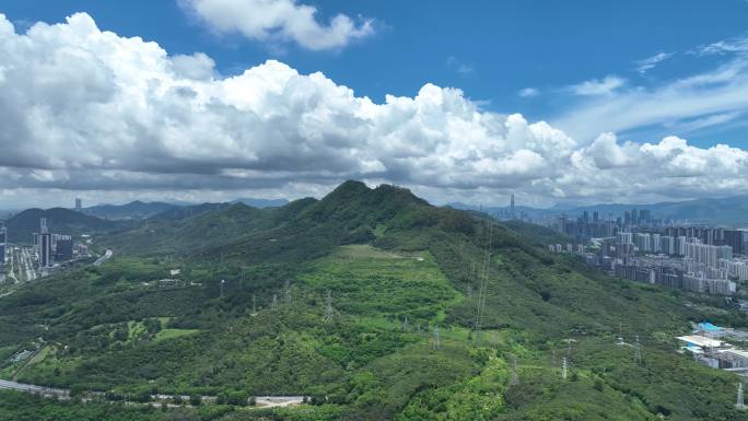 深圳南山区塘朗山蓝天白云航拍