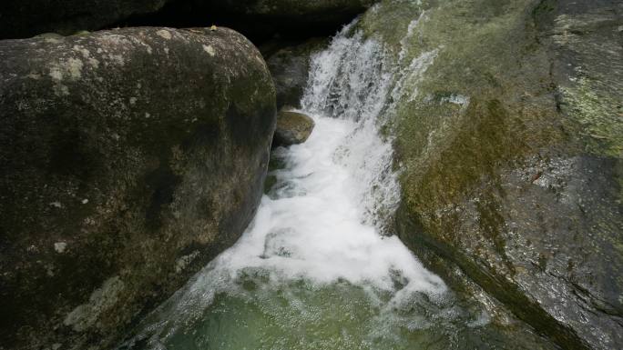 深山峡谷瀑布溪流山水山泉山溪流水水花飞溅