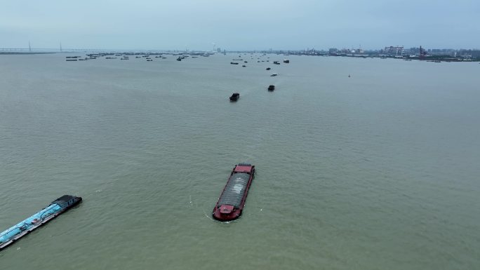4K航拍长江航道轮船风景