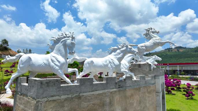 马关县城马匹雕塑