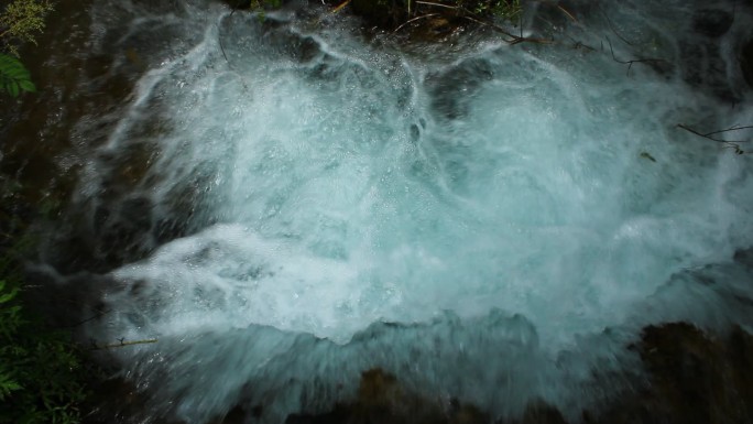 水流湍流溪流