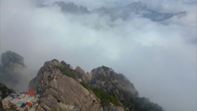 安徽省黄山风景区山峰云海航拍延时风景视频