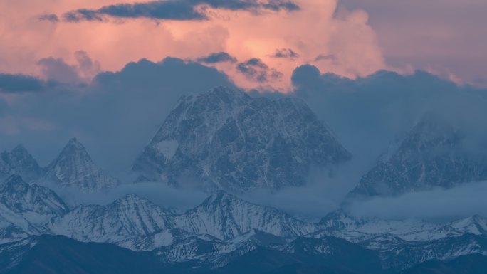 雅拉雪山日落延时