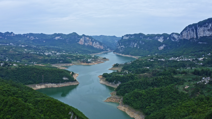 山川河流 户外露营基地航拍