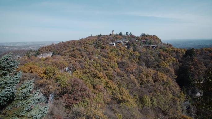 崆峒山秋天红树叶大景区旅游风景游客