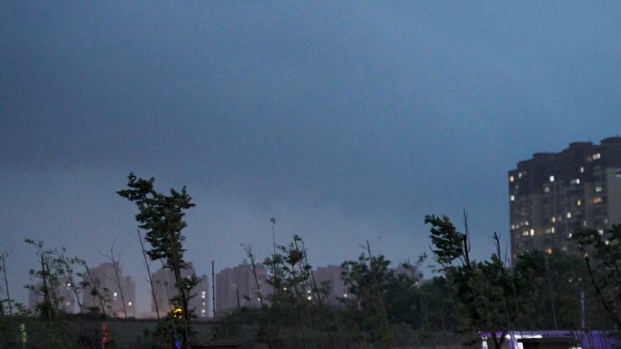 大风天气下雨