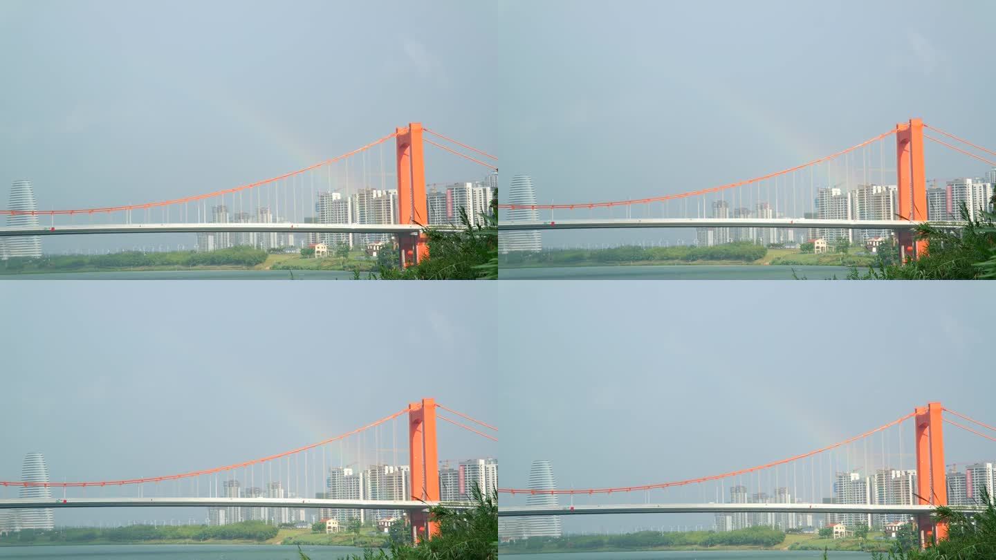 南宁良庆大桥上的彩虹
