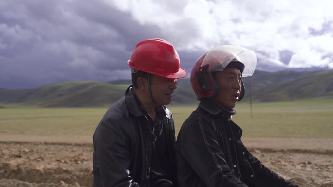 西北大草原 新疆公路 出行方式 少数民族