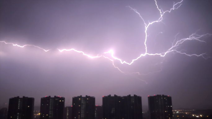 闪电 雷雨 电闪雷鸣 打雷