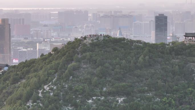 千佛山上航拍济南都市风光