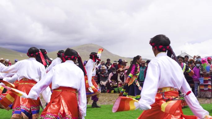 藏族 民间艺术团 县区艺术团跳舞民族服饰