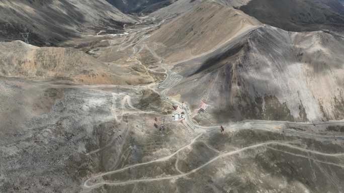 东达山垭口高空俯瞰