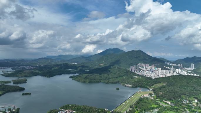 深圳罗湖区深圳水库蓝天白云航拍