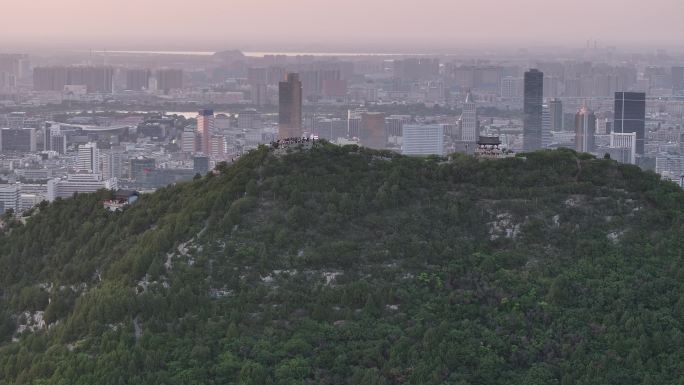 千佛山上航拍济南都市风光