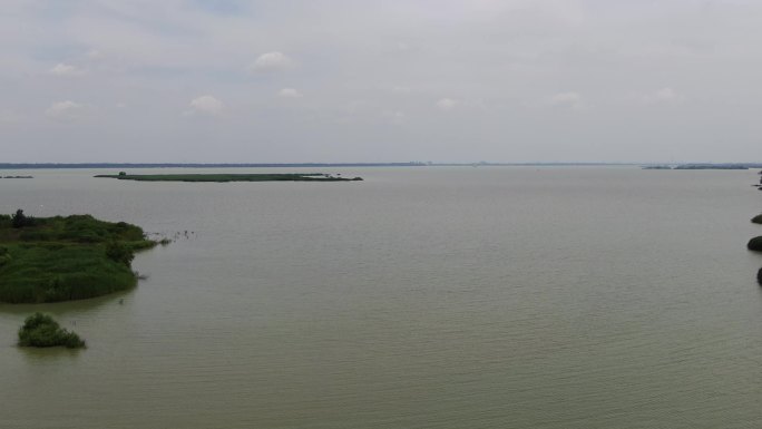 航拍邵伯湖湖面长江运河