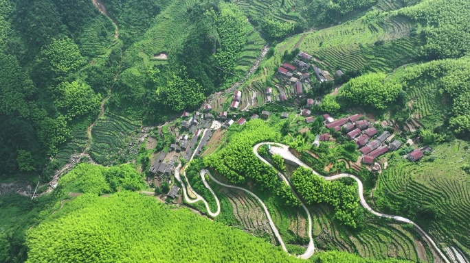 航拍山村盘山公路