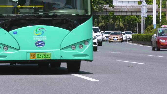 地铁交通 城市道路 车流