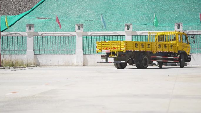 中巴车 公交车 大车 驾校 教练车 航拍