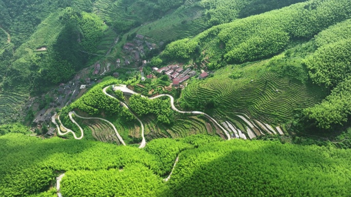 航拍山村盘山公路