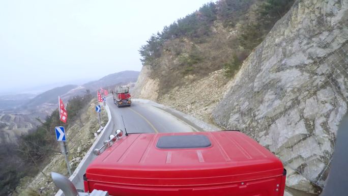 公路行驶 客车运输 交通安全