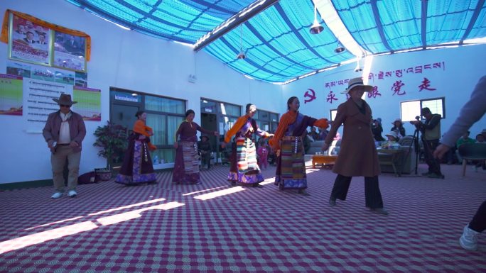 高原 藏族广场舞 夜生活