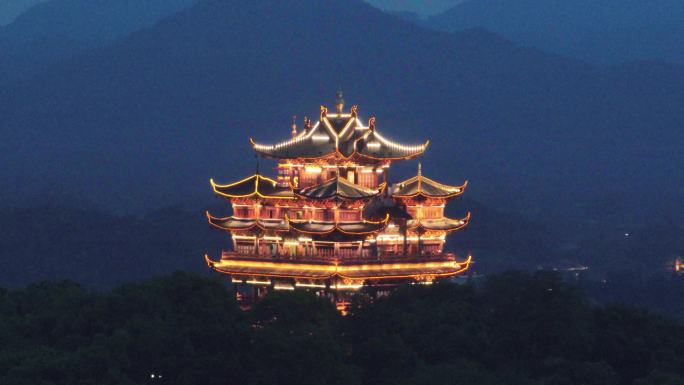 杭州城隍阁雷峰塔同框夜景
