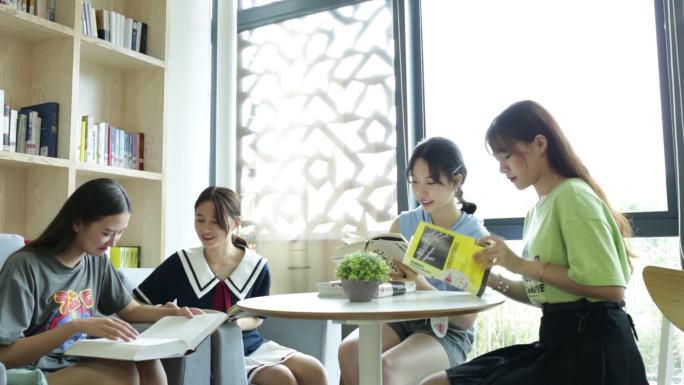 学生学习青春、同学交流、一起看书