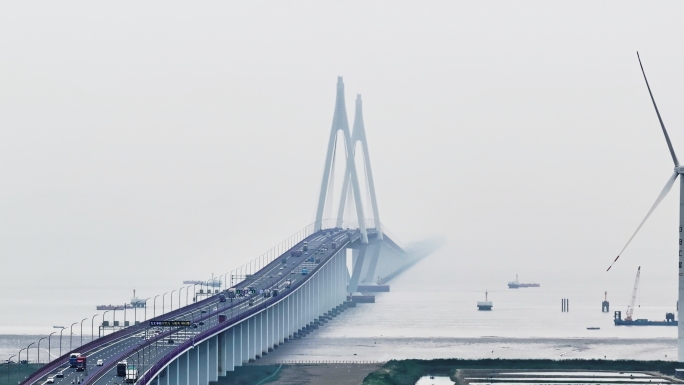 g15沈海高速杭州湾大桥车流