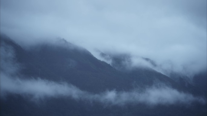 山间云雾缭绕 延时摄影