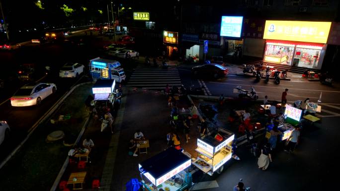 夜晚路边夜市 夜宵摊 路边摊