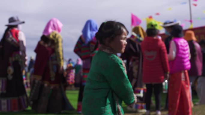 西藏节日 藏族节日 欢天喜地 从小跳舞