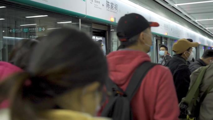 广州地铁人流服务人员