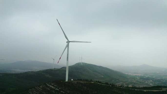雾里的风车电网新能源