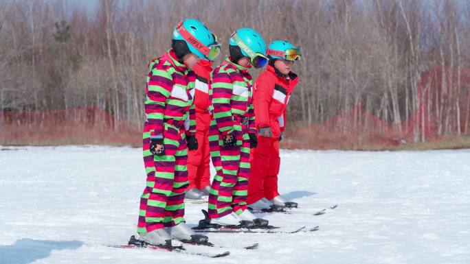 儿童学滑雪