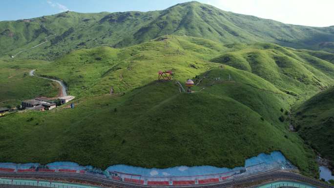 福建宁德鸳鸯草场山顶蓝天白云牧区空镜航拍