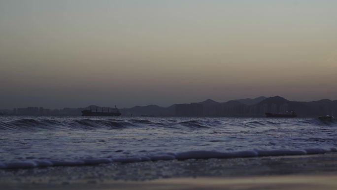 L唯美沙滩海浪，光波嶙峋浪花波浪激荡