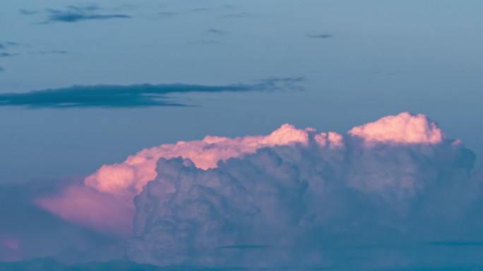 晚霞夕阳积雨云朵云