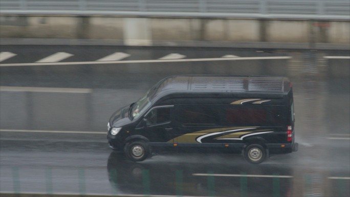 6K大雨中飞驰的车流一组04