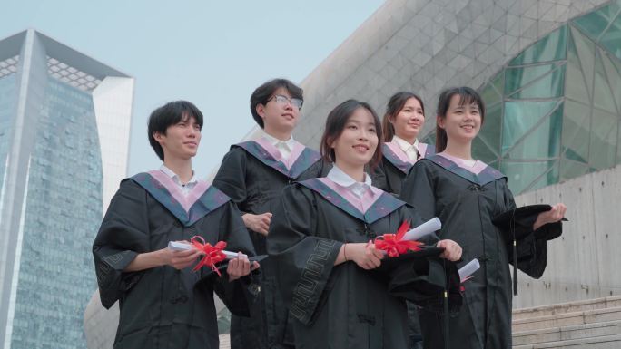大学生拍毕业照