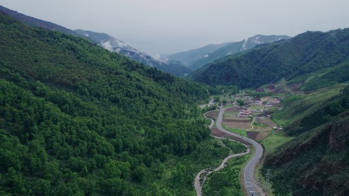 航拍海东市乐都区仓家峡林场