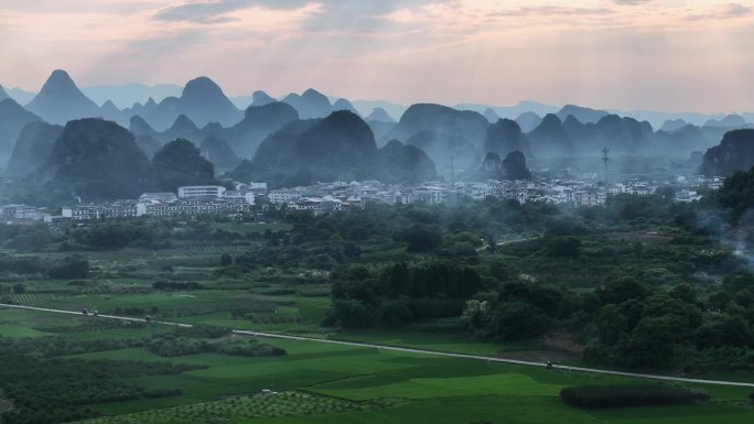 广西桂林阳朔喀斯特群山