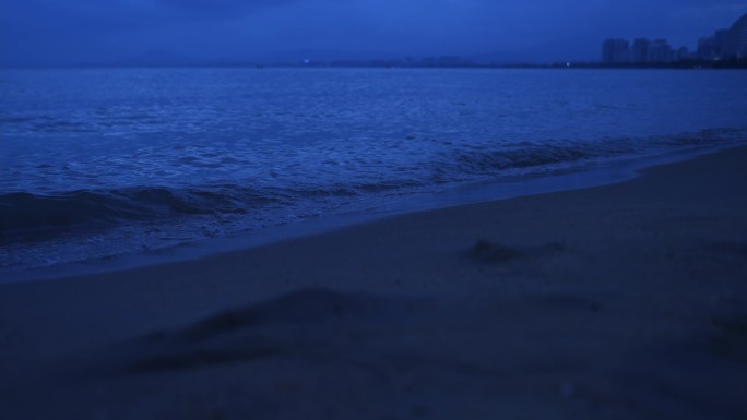 夜晚海边
