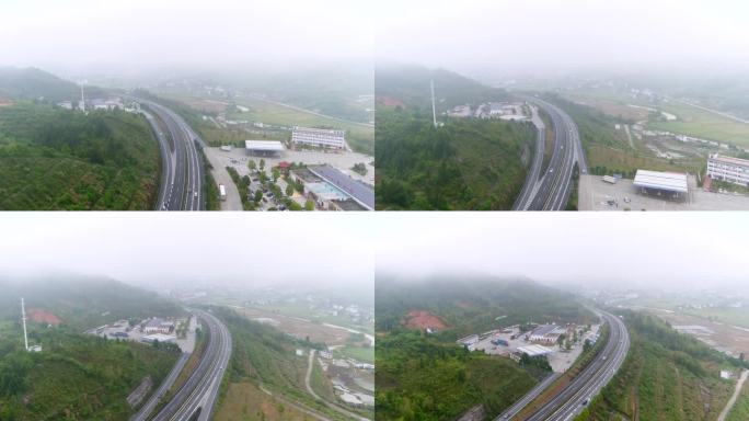 浓雾中的高速服务区