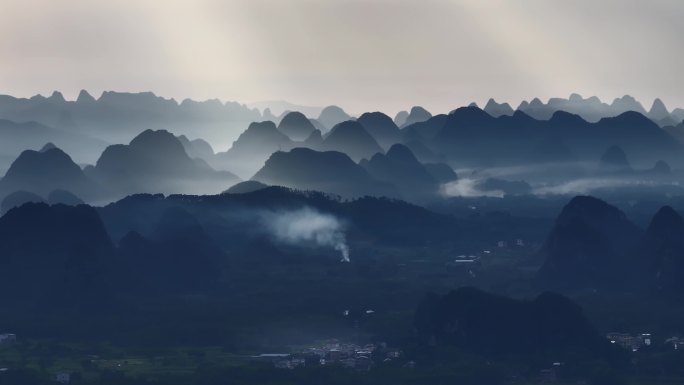 航拍水墨桂林山水