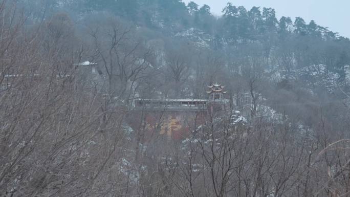 冬天户外积雪