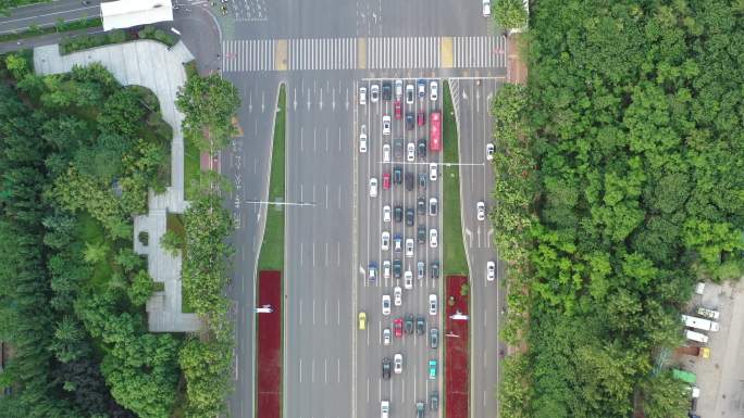 4K原素材-航拍路口停车、红灯停车