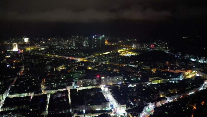 小城夜雨  小城云雾夜景航拍