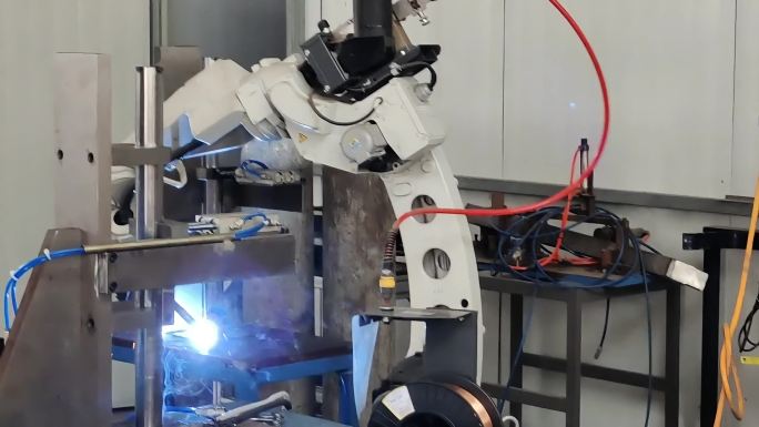 工厂车间机器人焊接机械自动化
