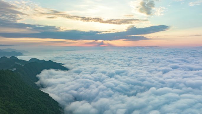 山区云海日出耶稣光4K