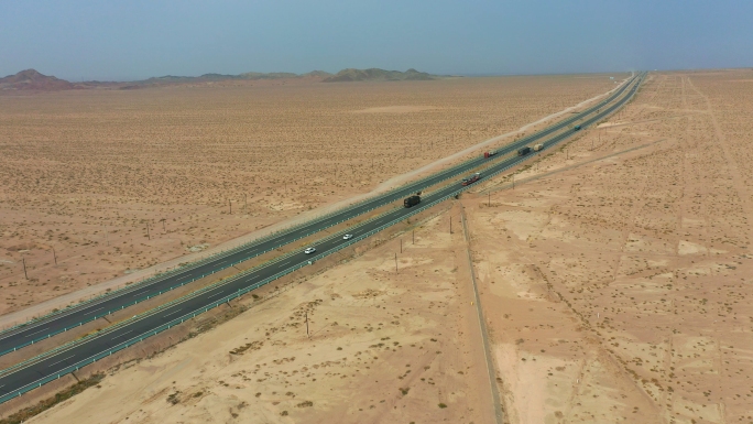 公路运输大漠高速公路航拍4K素材C段